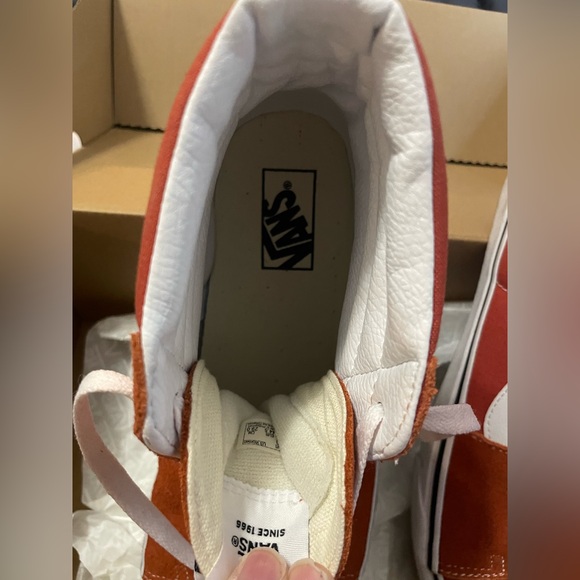 Vans SK8-HI SHOE
COLOR: Burnt Ochre
SIZE: 11.0 Men = 12.5 Women - Picture 9 of 16